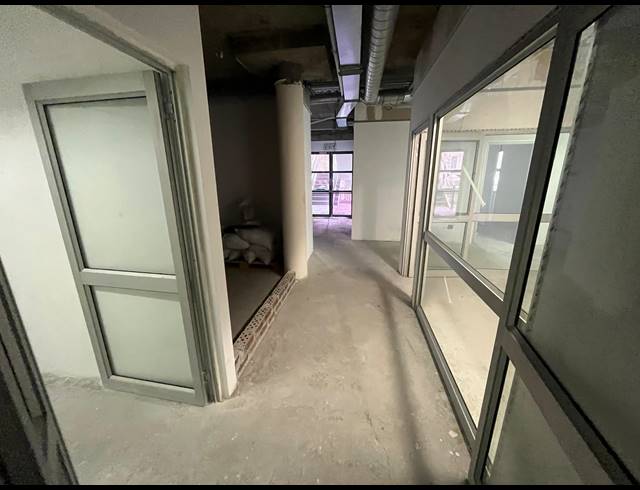 454M² BUSINESS TO LET IN CENTURY CITY